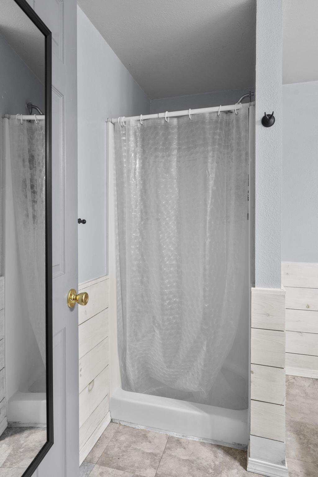 1643 Yoke Road La Pine, OR 97739 - Photo 34 of 61 Guest suite bathroom