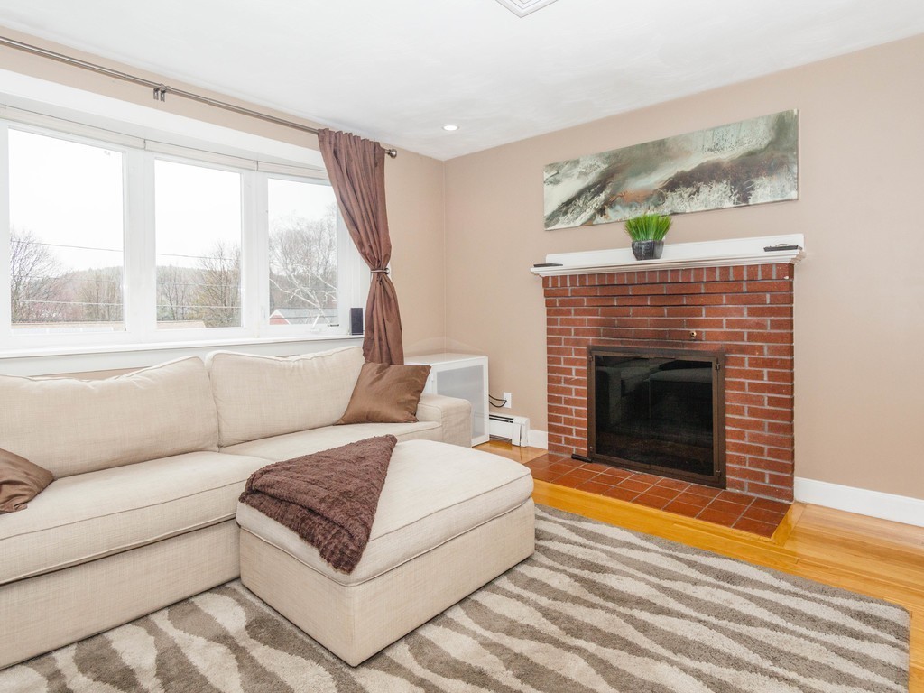 160 Ravenswood Road Waltham, MA 02453 - Photo 11 of 28 Gallery Image 11