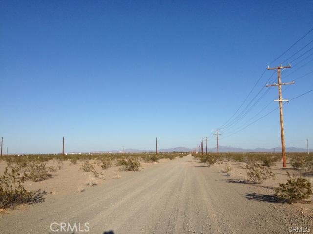 0 T7s R21e Blythe, CA 92225 - Photo 2 of 6 a view of a dry yard