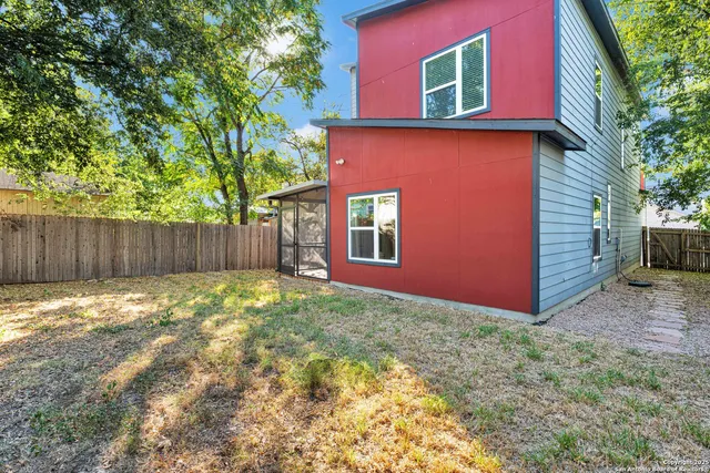 $2,000 | 121 Alabama Street, San Antonio, TX 78203