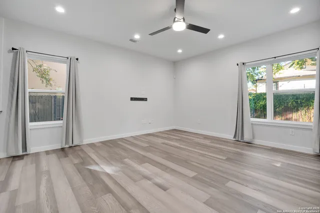 $2,000 | 121 Alabama Street, San Antonio, TX 78203