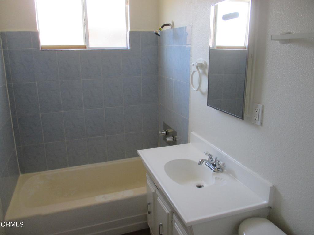 44104 Carolside Avenue Lancaster, CA 93535 - Photo 6 of 15 IMG_5057