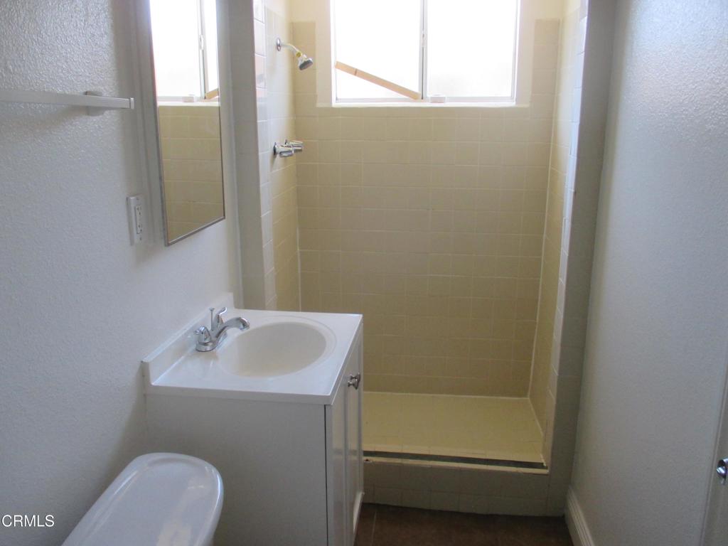 44104 Carolside Avenue Lancaster, CA 93535 - Photo 7 of 15 IMG_5058