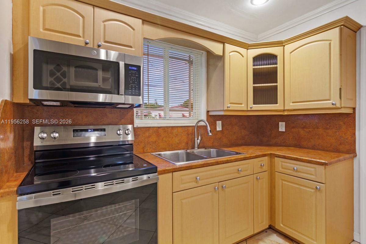 830 Northwest 74th Street Miami, FL 33150 - Photo 7 of 19