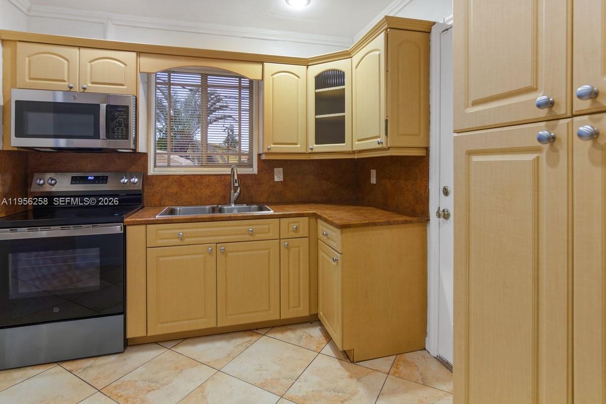 830 Northwest 74th Street Miami, FL 33150 - Photo 9 of 19