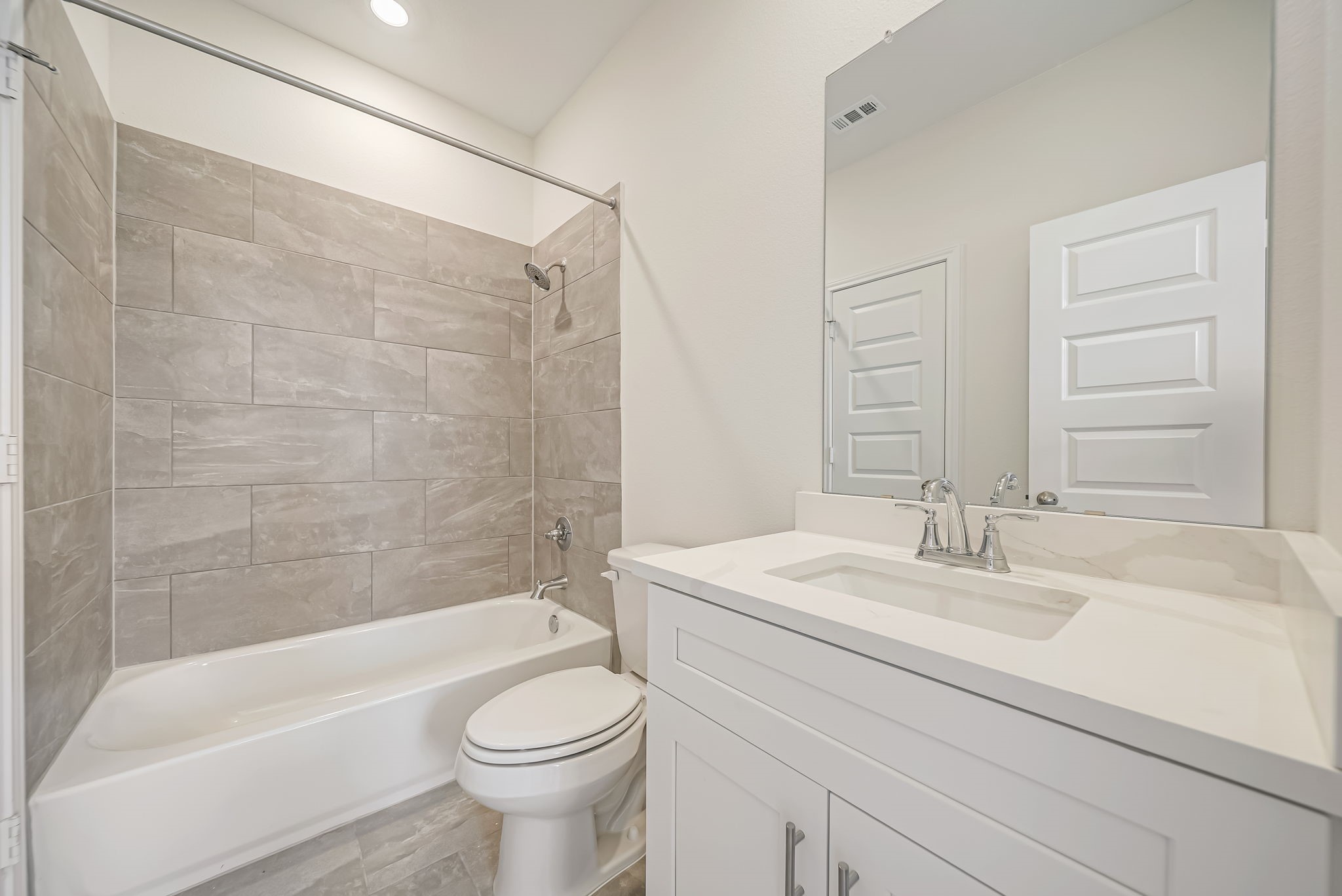 20630 Dynamic Court Humble, TX 77338 - Photo 12 of 24 Guest Bedroom Ensuite Bath