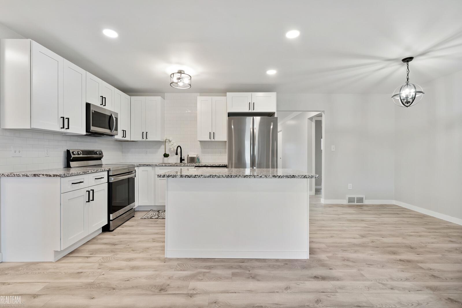 56301 Omo Road Macomb, MI 48042 - Photo 10 of 47 50104667-9.JPG