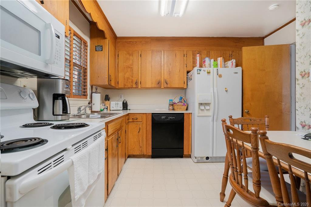 3220 Spring Valley Road Charlotte, NC 28210 - Photo 14 of 29 Gallery Image 14