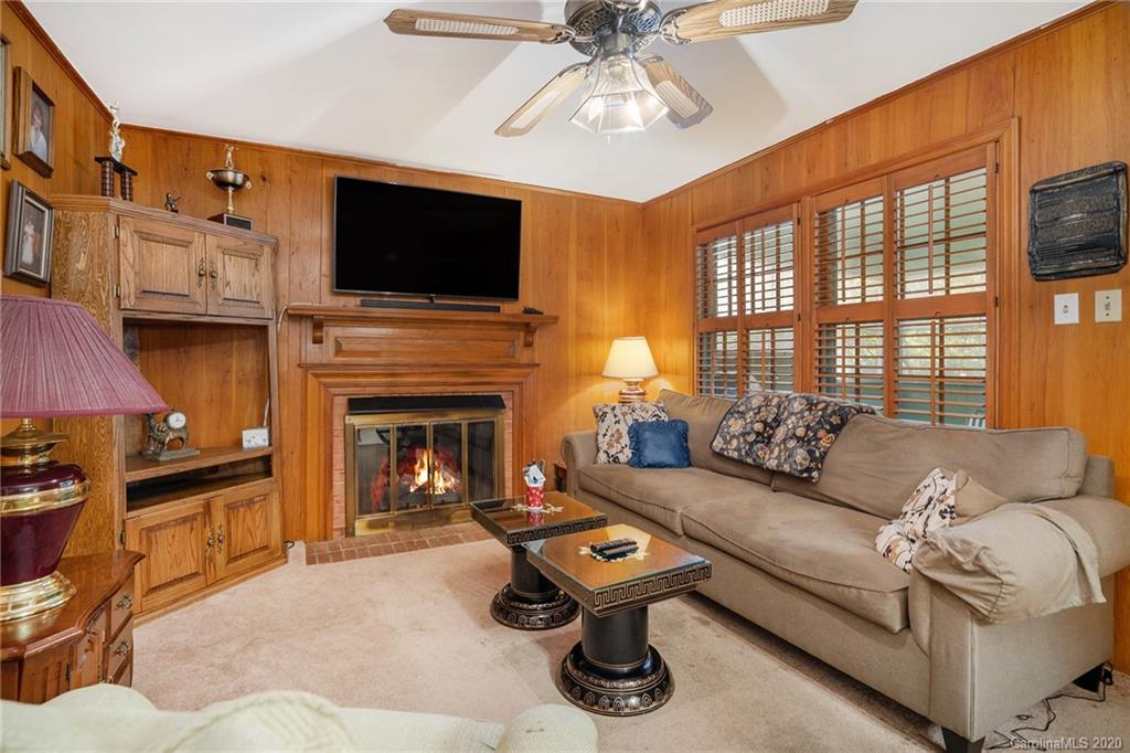 3220 Spring Valley Road Charlotte, NC 28210 - Photo 9 of 29 Gallery Image 9
