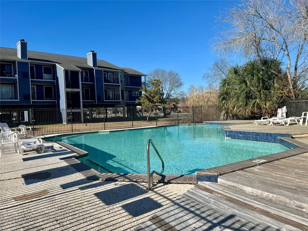 $1,375 | 18617 Egret Bay Boulevard, Unit 1001, Webster, TX 77058