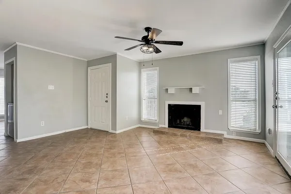 $1,375 | 18617 Egret Bay Boulevard, Unit 1001, Webster, TX 77058