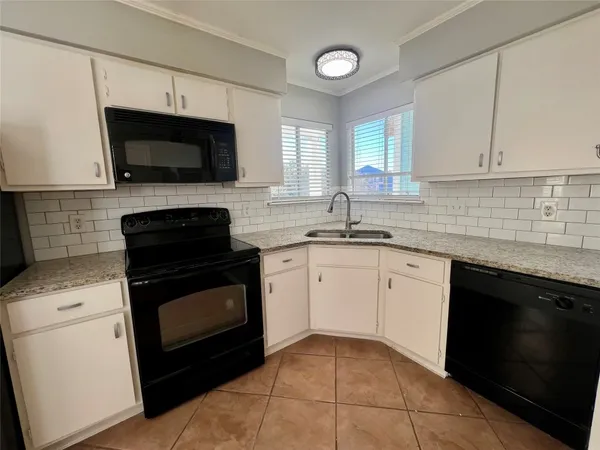 $1,375 | 18617 Egret Bay Boulevard, Unit 1001, Webster, TX 77058