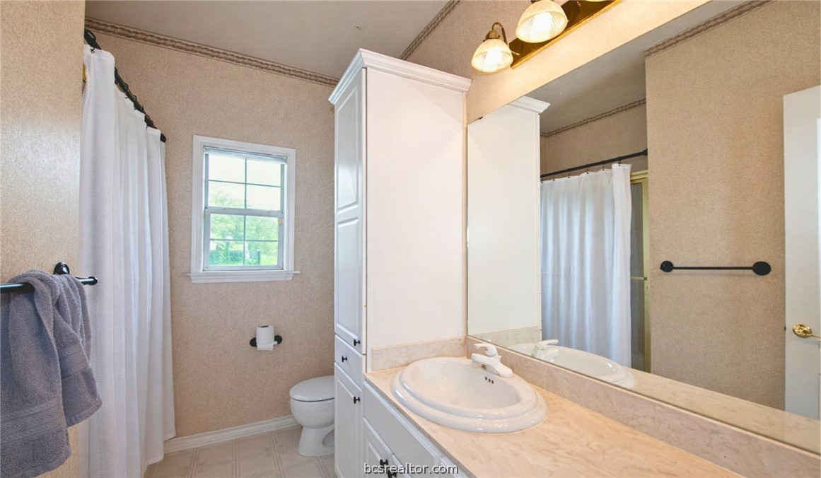 808 Timber Lane Caldwell, TX 77836 - Photo 13 of 18