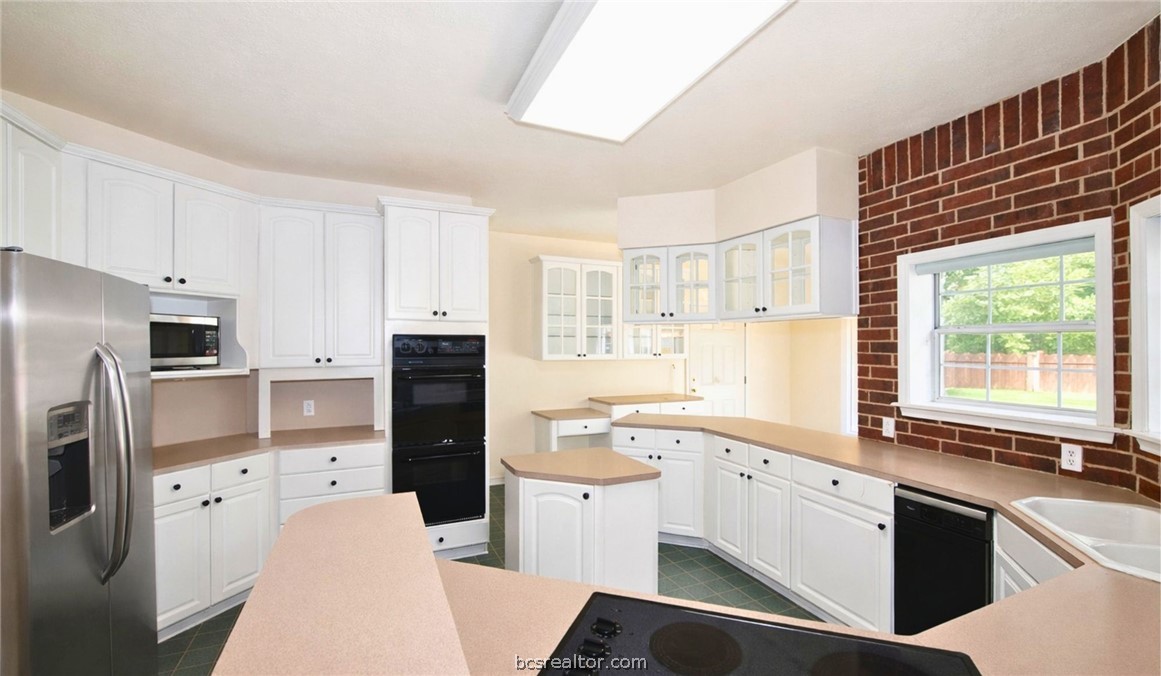 808 Timber Lane Caldwell, TX 77836 - Photo 4 of 18