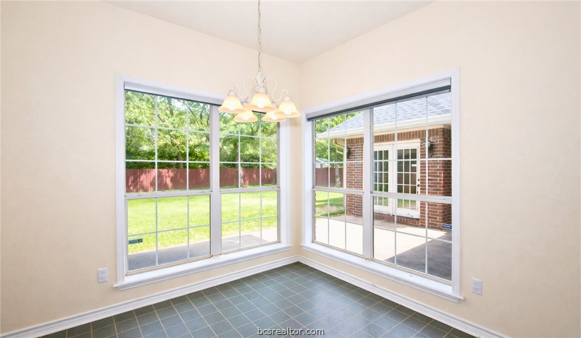 808 Timber Lane Caldwell, TX 77836 - Photo 5 of 18