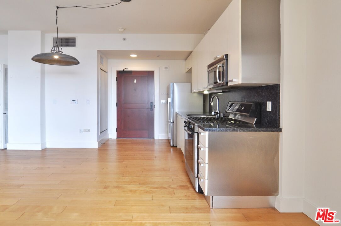 460 South Spring Street, Unit 908 Los Angeles, CA 90013 - Photo 22 of 35 Gallery Image 22