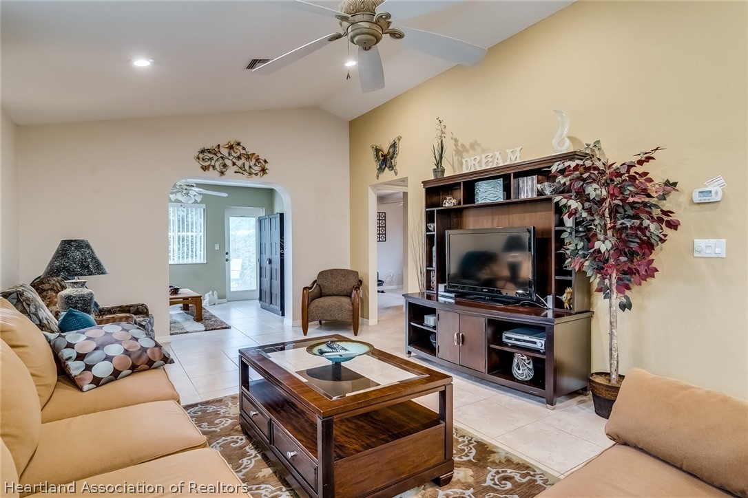 4107 Hammock Road Sebring, FL 33875 - Photo 9 of 34 Gallery Image 9