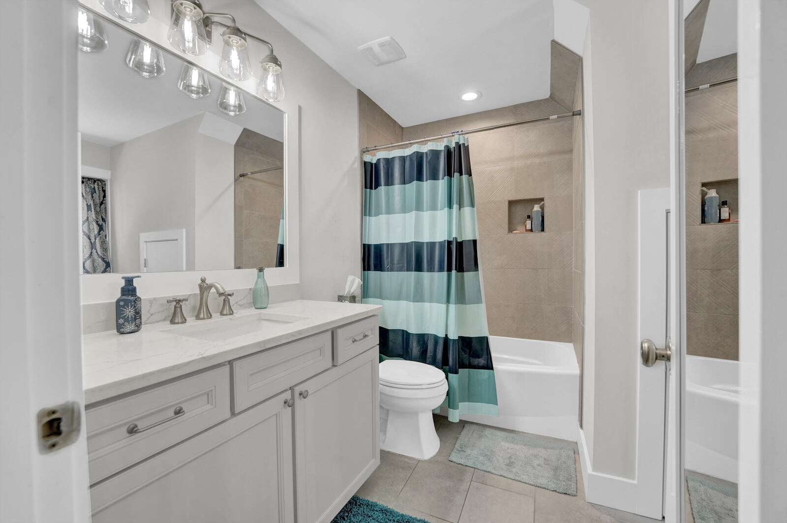 1020 Bay Grove Road Freeport, FL 32439 - Photo 51 of 71 Carriage House Bathroom
