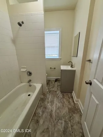 $2,500 | 375 Greenwich Avenue, Unit 4, Greenwich, CT 06830