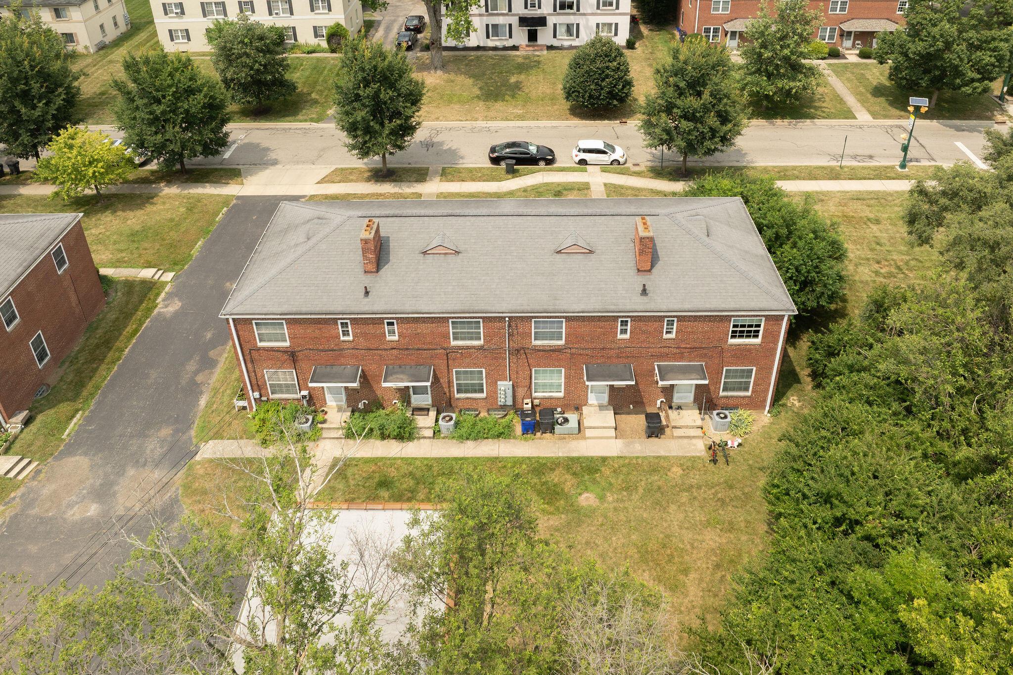 2027 Ridgeview Road, Unit 20272033 Upper Arlington, OH 43221 - Photo 14 of 23 2027-2031RidgeviewRd-13