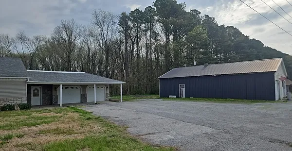 $85,000 | 1208 East Randolph Street, McLeansboro, IL 62859