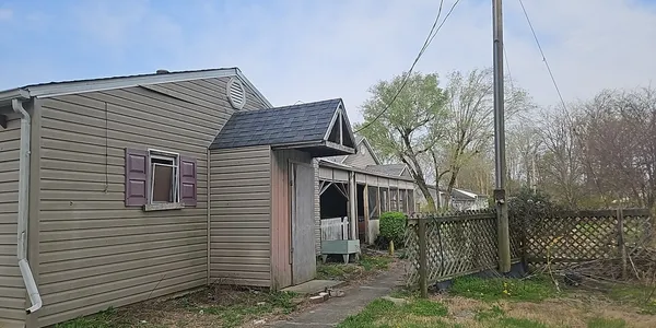 $85,000 | 1208 East Randolph Street, McLeansboro, IL 62859