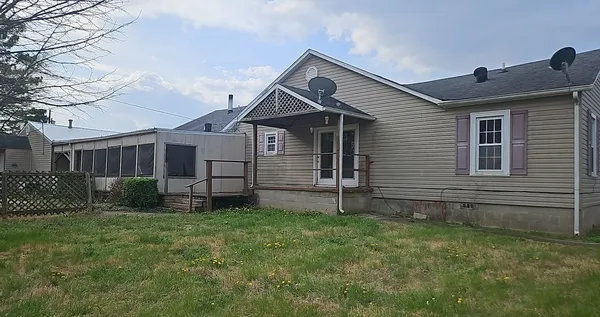 $85,000 | 1208 East Randolph Street, McLeansboro, IL 62859