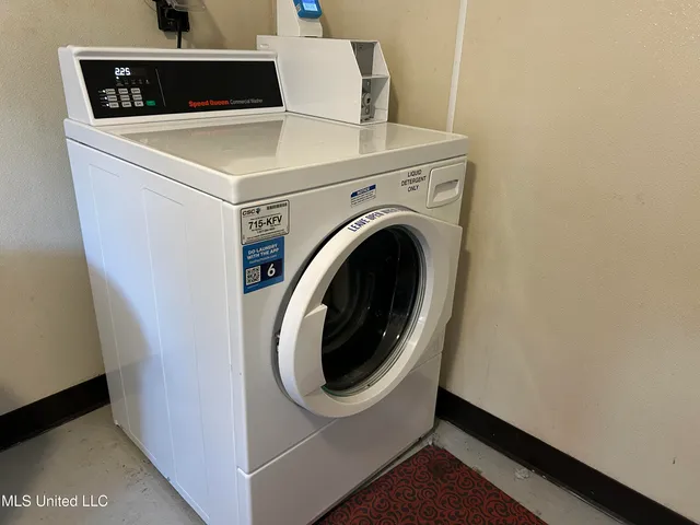 $79,000 | 226 Lakeside Villa, Unit D, Diamondhead, MS 39525