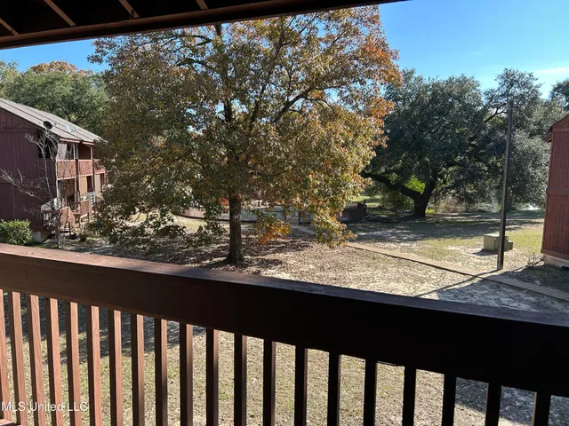 $79,000 | 226 Lakeside Villa, Unit D, Diamondhead, MS 39525