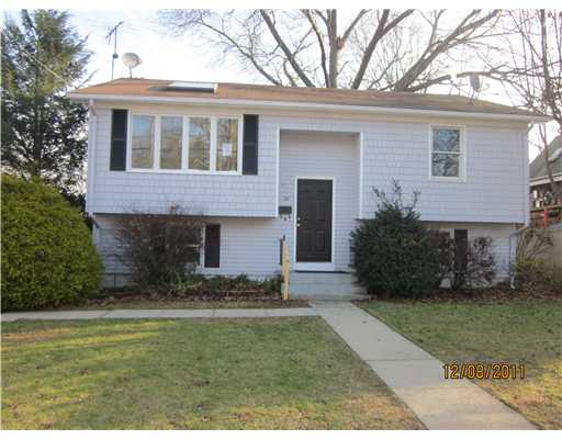 98 Tennyson Road Warwick, RI 02888 - Photo 1 of 7 Exterior Front.