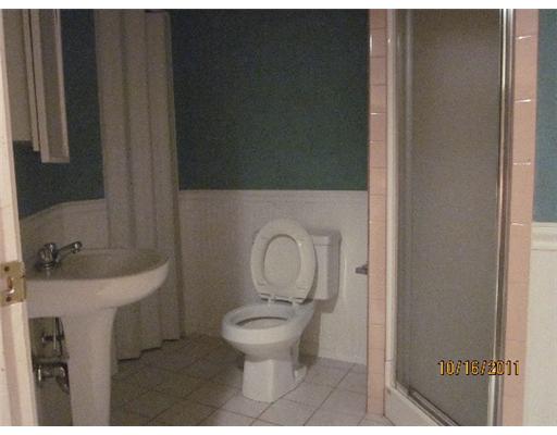 98 Tennyson Road Warwick, RI 02888 - Photo 5 of 7 Bathroom.