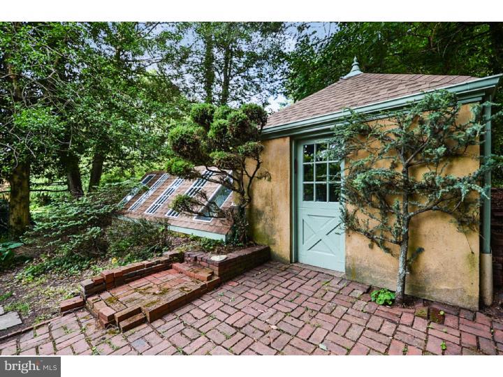 85 Crestline Road Wayne, PA 19087 - Photo 5 of 25 Garden