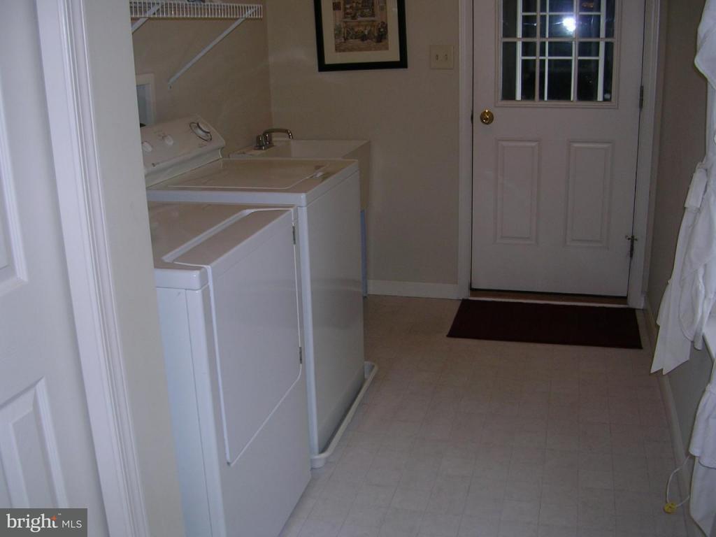 1208 Brighton Avenue Lititz, PA 17543 - Photo 6 of 7 Gallery Image 6