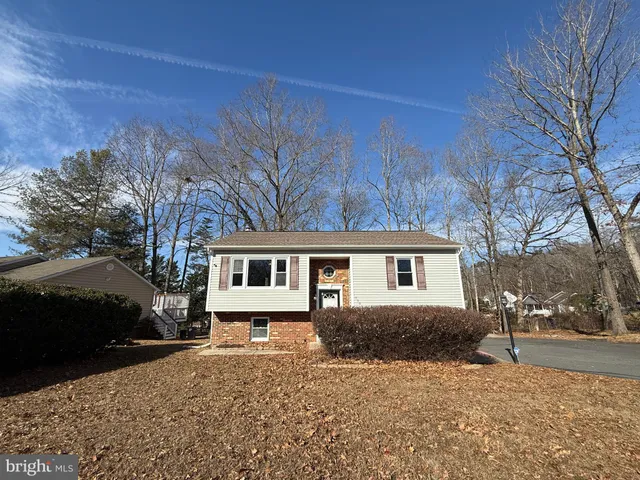 $2,395 | 7301 Drew Lane, Fredericksburg, VA 22407