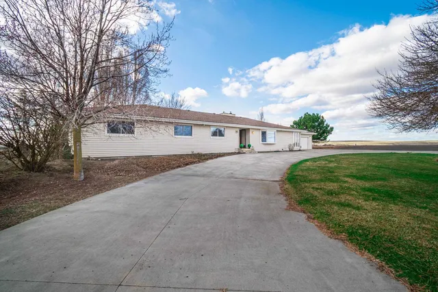 $575,000 | 14114 Airway Drive East, Odessa, WA 99159