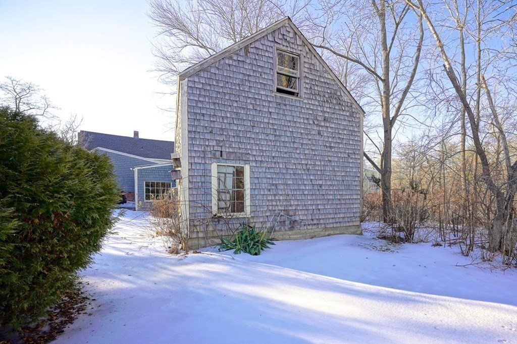54 Lafayette Road Salisbury, MA 01952 - Photo 6 of 30 front view of a house with a yard