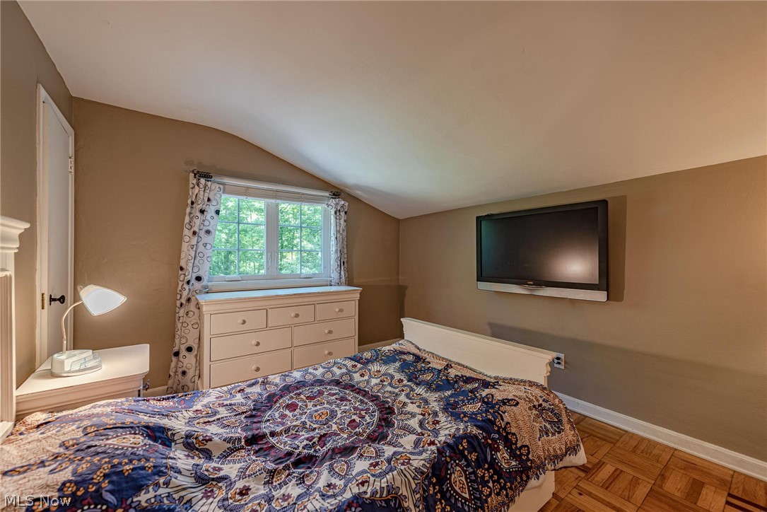 29549 Edgedale Road Cleveland, OH 44124 - Photo 28 of 34 Gallery Image 28