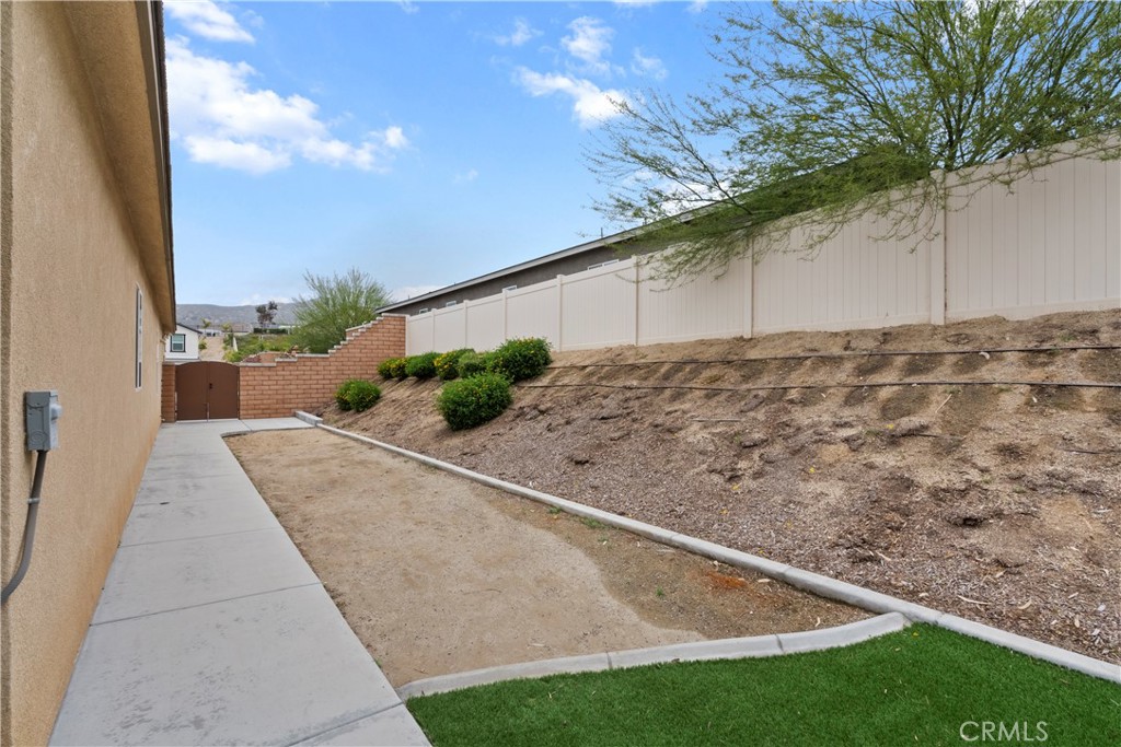 20873 Mountain Gate Drive Riverside, CA 92507 - Photo 39 of 49 Sideyard