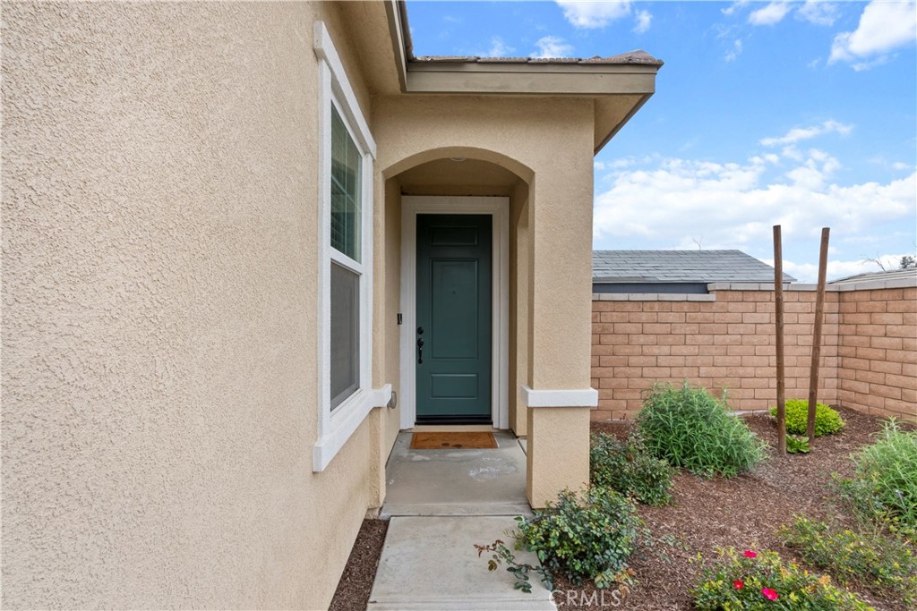 20873 Mountain Gate Drive Riverside, CA 92507 - Photo 5 of 49 Entryway and Porch
