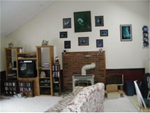 7 Evelyn Avenue, Unit R349 Derry, NH 03038 - Photo 4 of 8 Gallery Image 4