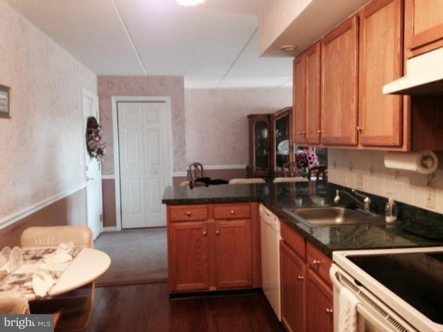 126 Brandon Road Norristown, PA 19403 - Photo 2 of 18 Kitchen