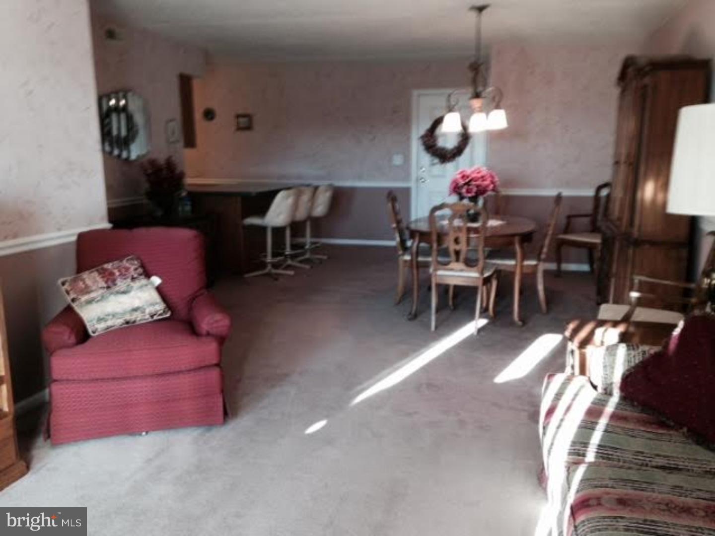 126 Brandon Road Norristown, PA 19403 - Photo 8 of 18 Living Room