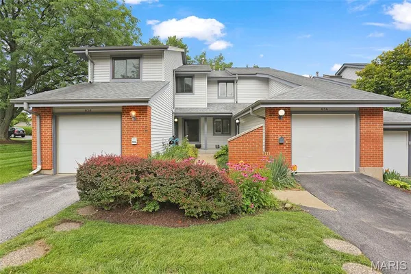 $275,000 | 636 Walnut Ridge Drive, Ballwin, MO 63021