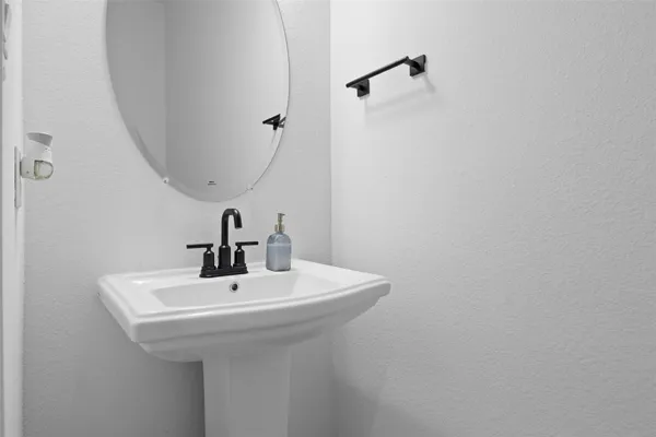 $2,850 | 303 Eagle Ford Drive, Kyle, TX 78640