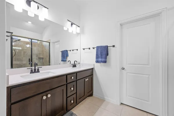 $2,850 | 303 Eagle Ford Drive, Kyle, TX 78640