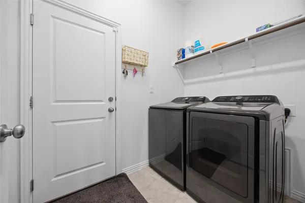 $2,850 | 303 Eagle Ford Drive, Kyle, TX 78640