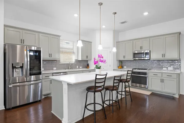 $2,850 | 303 Eagle Ford Drive, Kyle, TX 78640