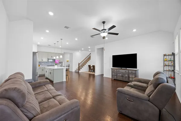 $2,850 | 303 Eagle Ford Drive, Kyle, TX 78640