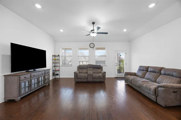 $2,850 | 303 Eagle Ford Drive, Kyle, TX 78640