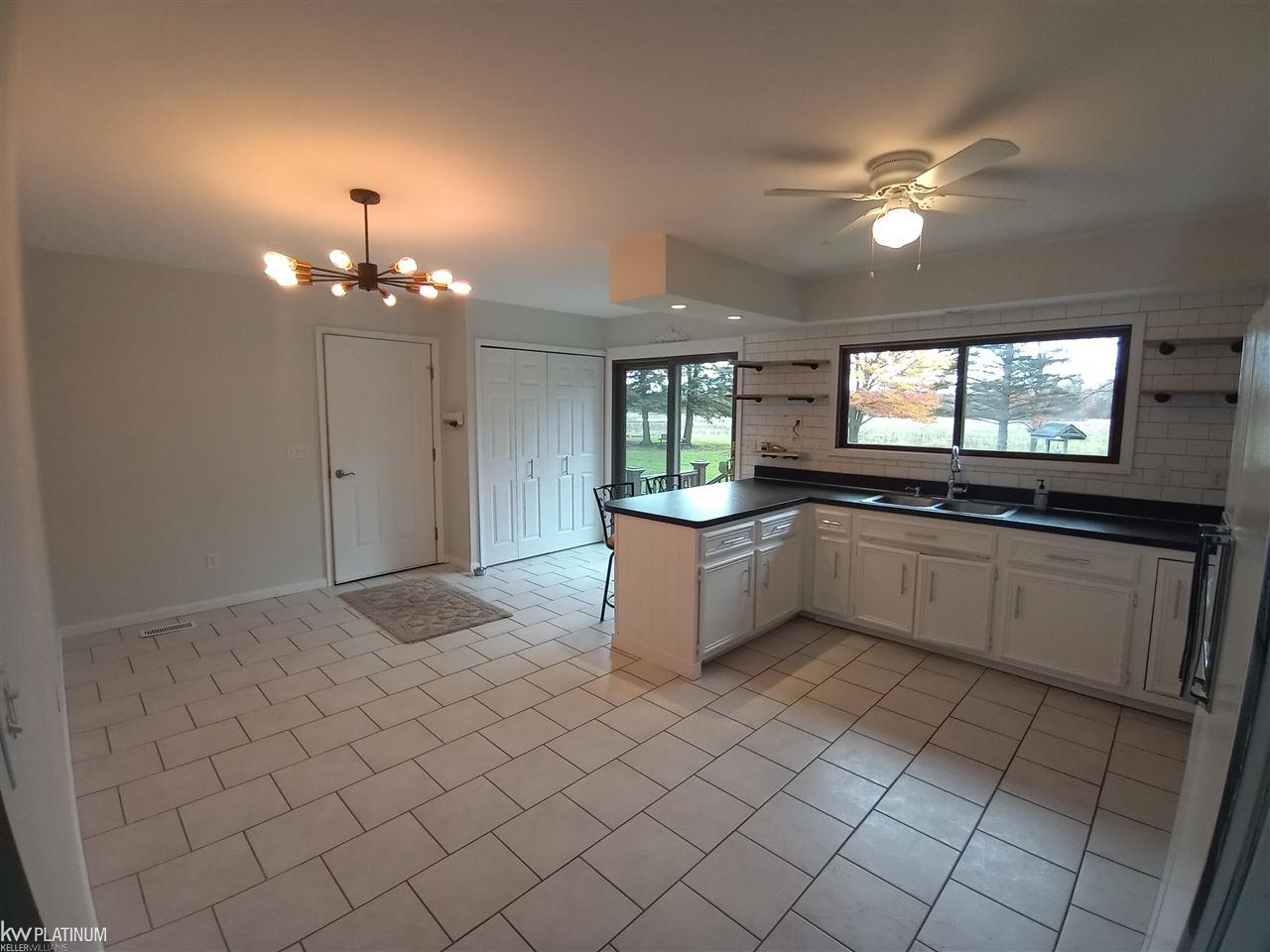 9757 Rynn Road Avoca, MI 48006 - Photo 15 of 66 50059636-15.JPG